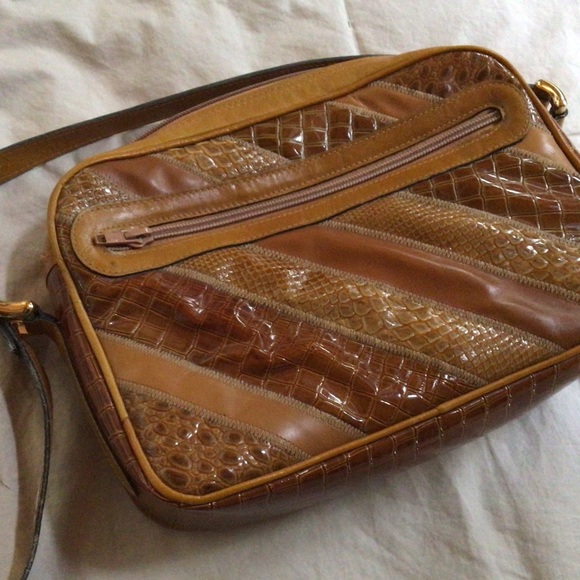 varon Handbags - Vintage faux leather crossbody bag